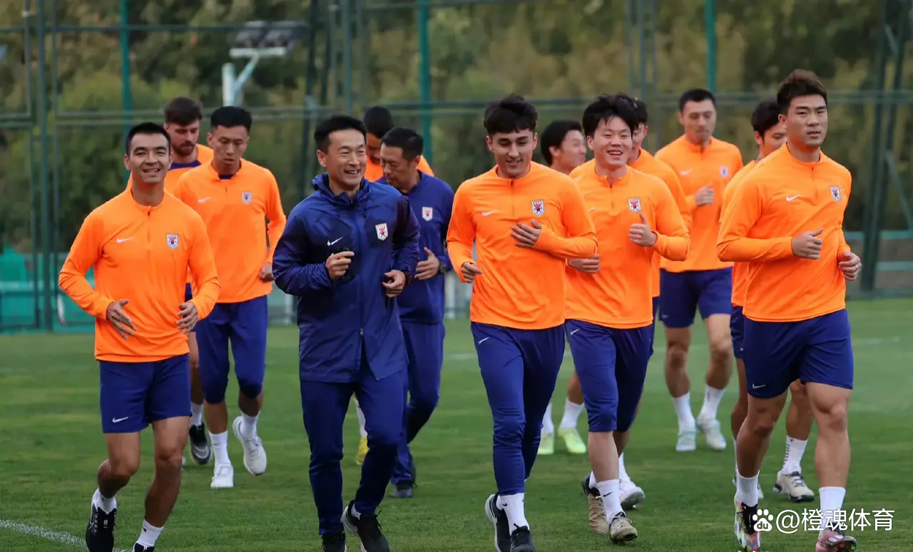 优德平台 -冲刺阶段体能课后；山东泰山内部沟通备战德国杯；引发热议；阵容厚度经受考验(山东泰山冬训开启引援问题)